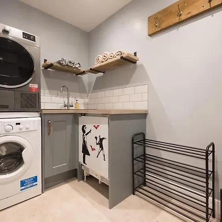 Apartament Lettered Board 1, 2 & 3 Pickering