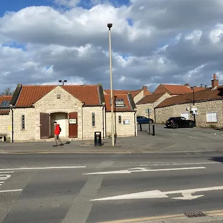 Lettered Board 1, 2 & 3 公寓 *