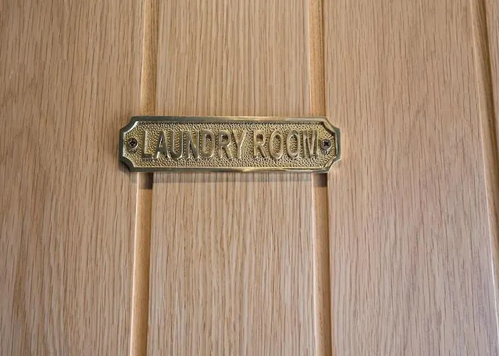 Lettered Board 1, 2 & 3 公寓 *